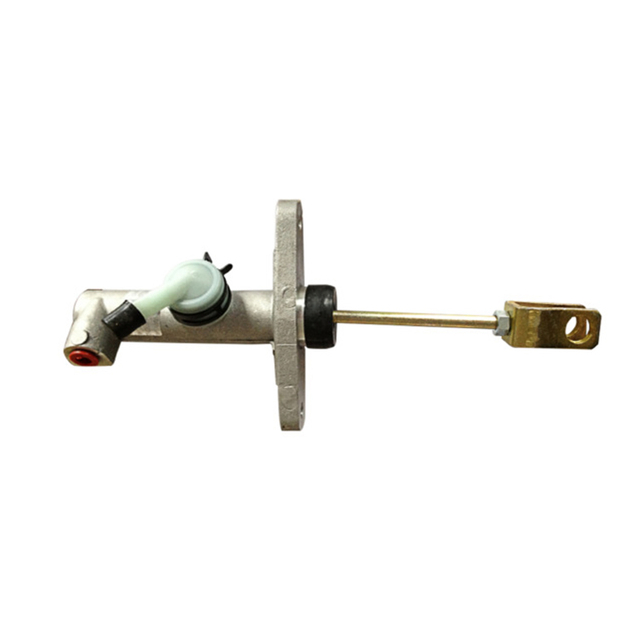 Главный цилиндр сцепления NPR